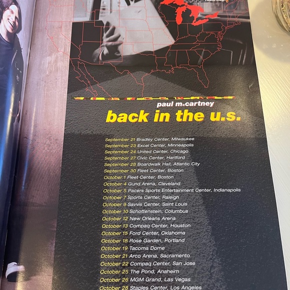 🎸Paul McCartney 2002 “Back in the U.S.” Tour Concert Program/Book - Picture 4 of 15